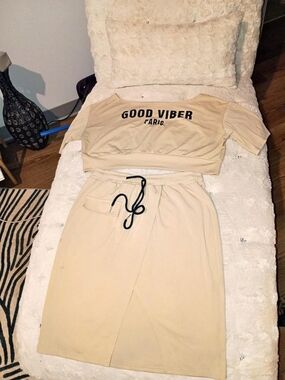 Good Viber Paris Beige 0XL Like New